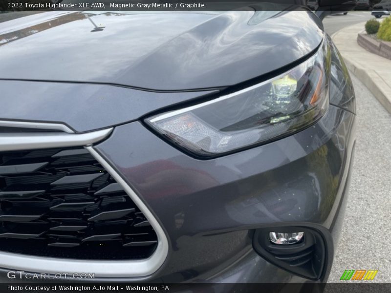 Magnetic Gray Metallic / Graphite 2022 Toyota Highlander XLE AWD