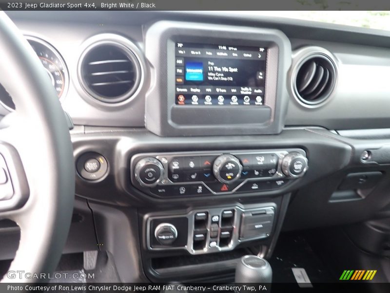 Bright White / Black 2023 Jeep Gladiator Sport 4x4