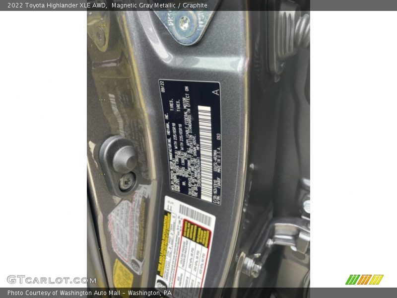 Magnetic Gray Metallic / Graphite 2022 Toyota Highlander XLE AWD