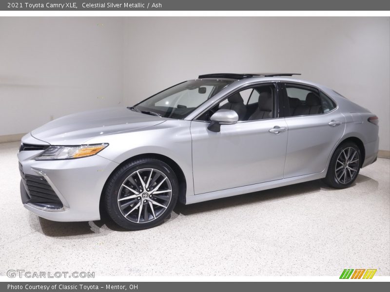 Front 3/4 View of 2021 Camry XLE