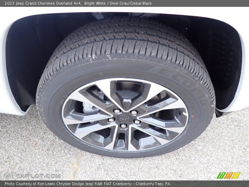 Bright White / Steel Gray/Global Black 2023 Jeep Grand Cherokee Overland 4x4