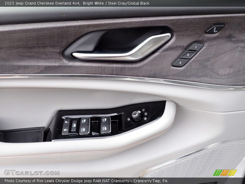 Door Panel of 2023 Grand Cherokee Overland 4x4