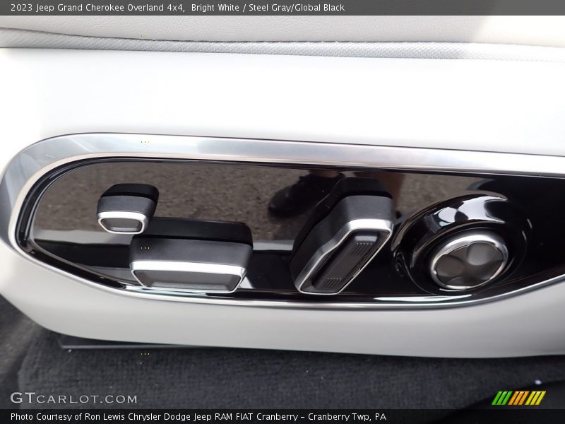 Bright White / Steel Gray/Global Black 2023 Jeep Grand Cherokee Overland 4x4