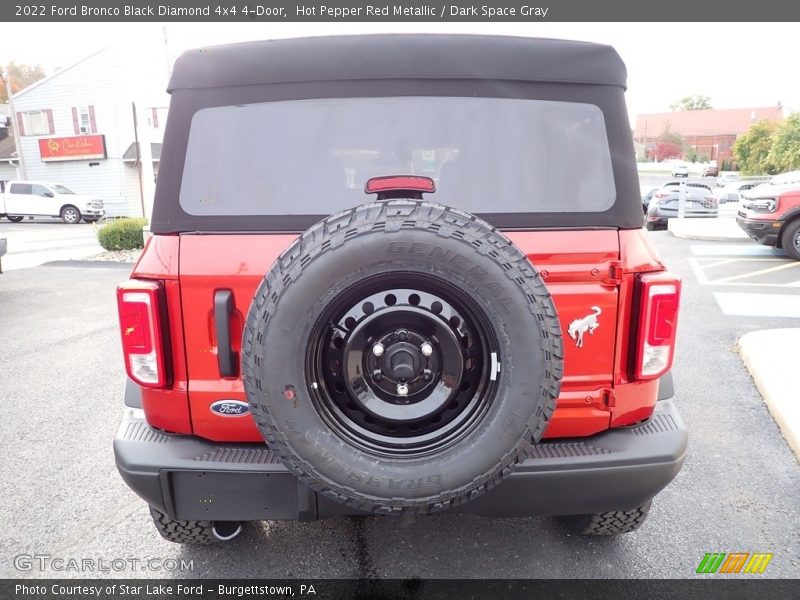 Hot Pepper Red Metallic / Dark Space Gray 2022 Ford Bronco Black Diamond 4x4 4-Door