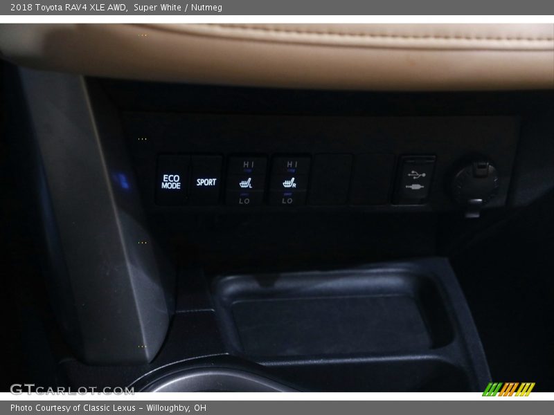 Super White / Nutmeg 2018 Toyota RAV4 XLE AWD