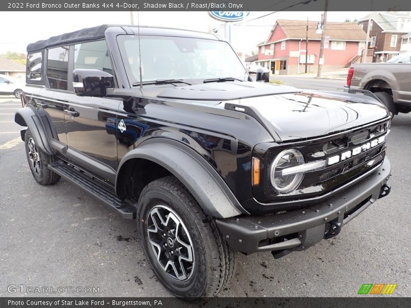 Front 3/4 View of 2022 Bronco Outer Banks 4x4 4-Door