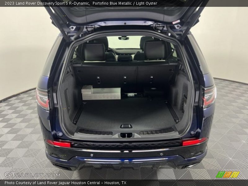 Portofino Blue Metallic / Light Oyster 2023 Land Rover Discovery Sport S R-Dynamic