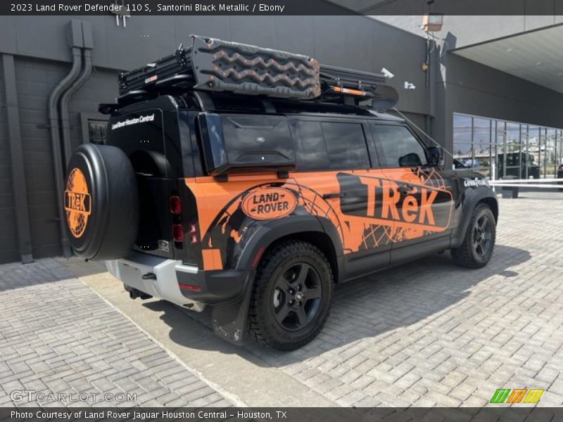  2023 Defender 110 S Santorini Black Metallic