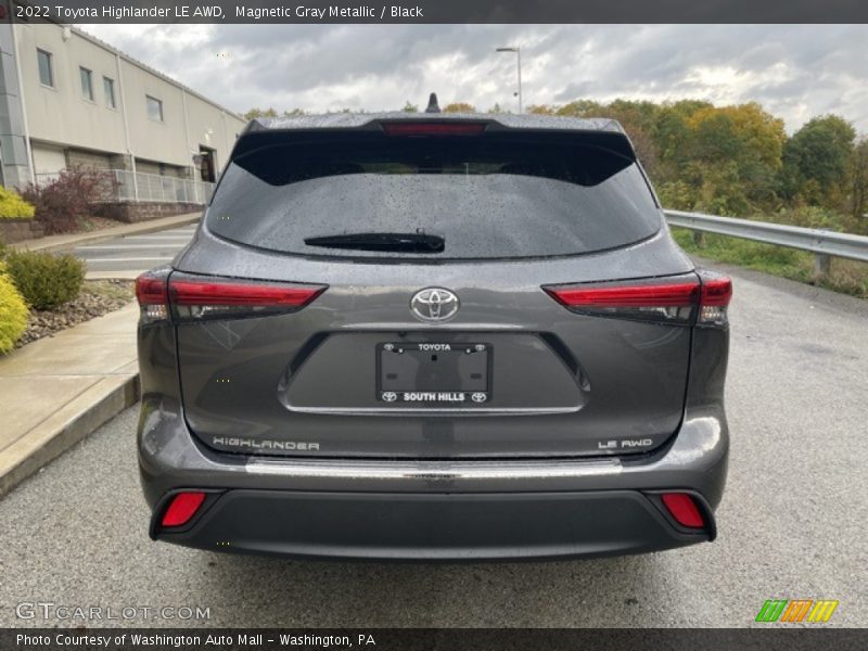 Magnetic Gray Metallic / Black 2022 Toyota Highlander LE AWD