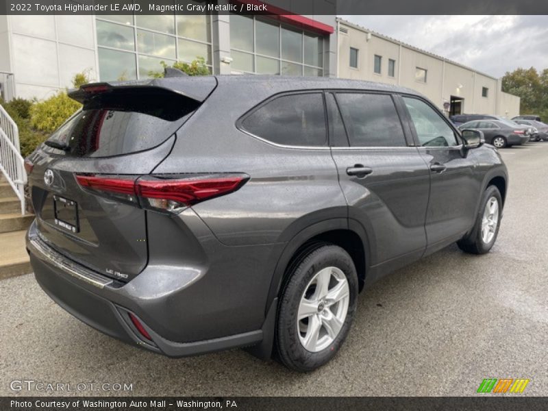 Magnetic Gray Metallic / Black 2022 Toyota Highlander LE AWD