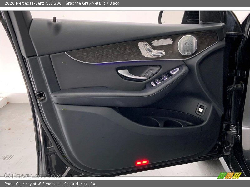 Graphite Grey Metallic / Black 2020 Mercedes-Benz GLC 300