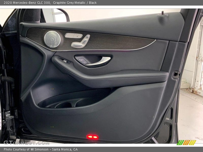 Graphite Grey Metallic / Black 2020 Mercedes-Benz GLC 300