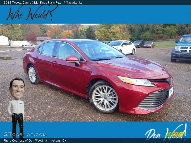 Ruby Flare Pearl / Macadamia 2018 Toyota Camry XLE