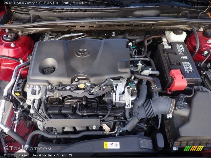 Ruby Flare Pearl / Macadamia 2018 Toyota Camry XLE
