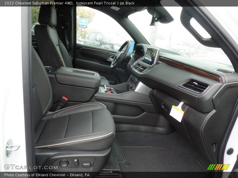 Iridescent Pearl Tricoat / Jet Black 2023 Chevrolet Suburban Premier 4WD