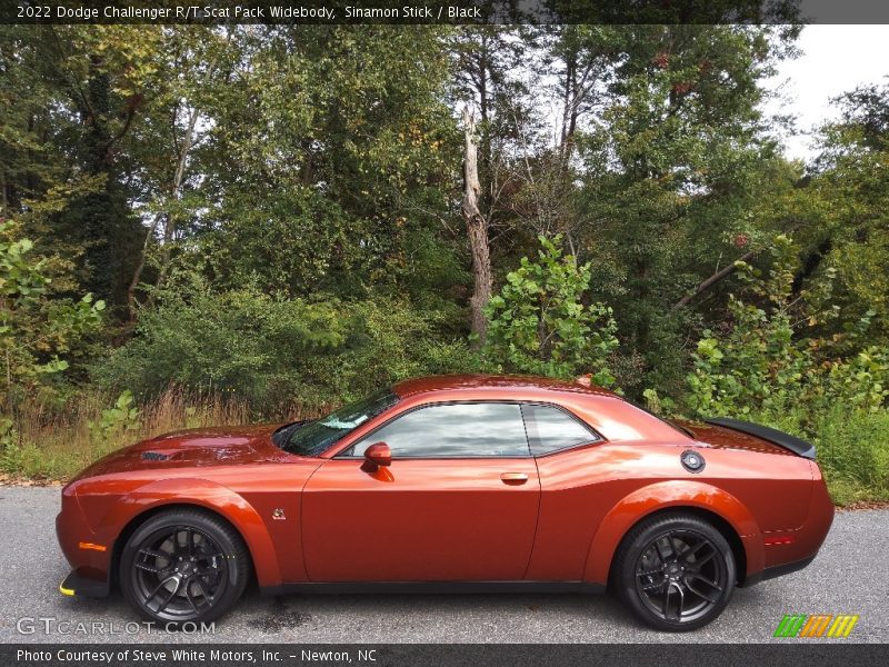 Sinamon Stick / Black 2022 Dodge Challenger R/T Scat Pack Widebody