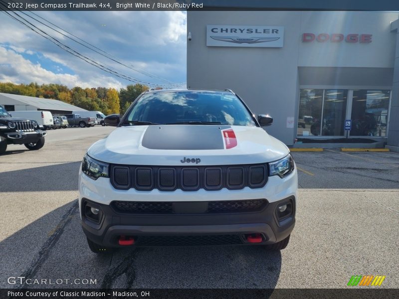 Bright White / Black/Ruby Red 2022 Jeep Compass Trailhawk 4x4