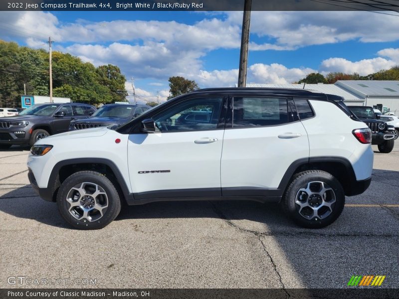 Bright White / Black/Ruby Red 2022 Jeep Compass Trailhawk 4x4