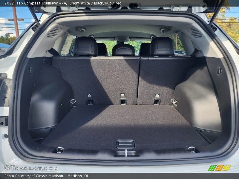 Bright White / Black/Ruby Red 2022 Jeep Compass Trailhawk 4x4