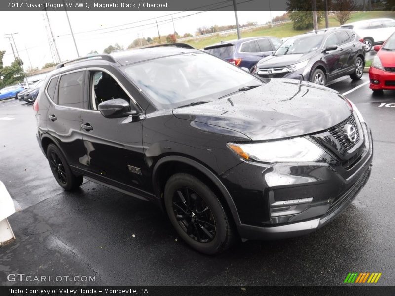 Magnetic Black / Charcoal 2017 Nissan Rogue SV AWD
