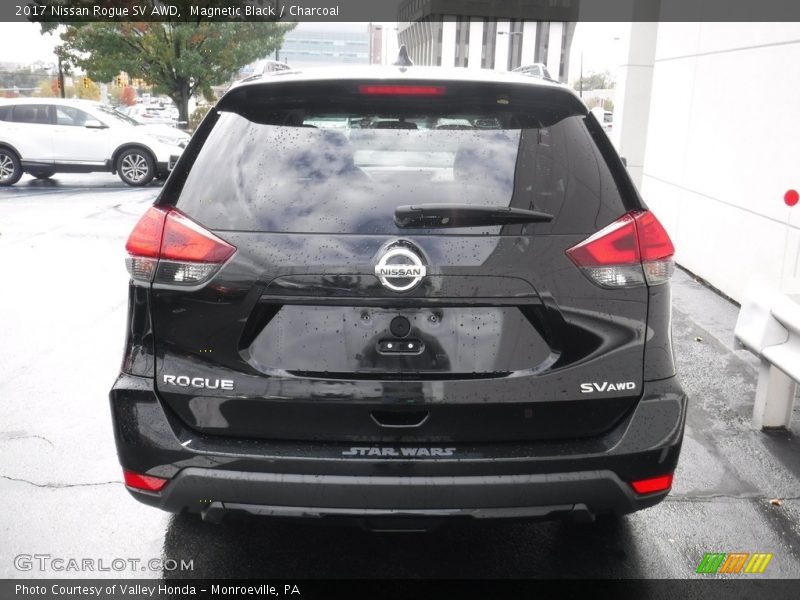 Magnetic Black / Charcoal 2017 Nissan Rogue SV AWD