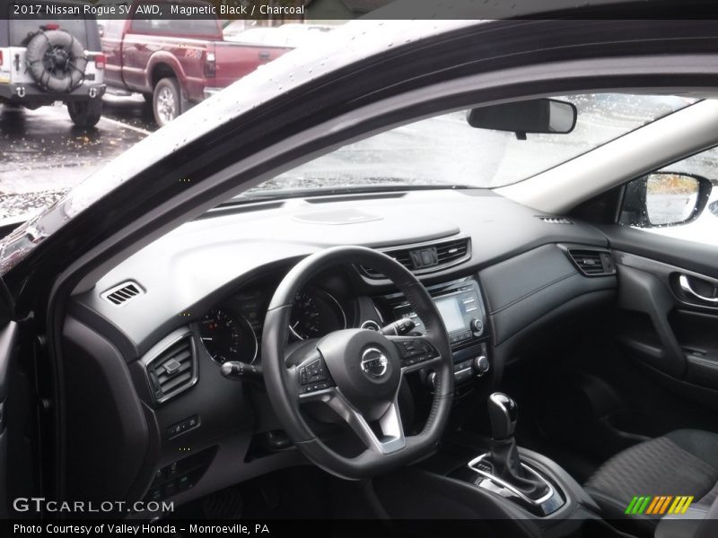 Magnetic Black / Charcoal 2017 Nissan Rogue SV AWD