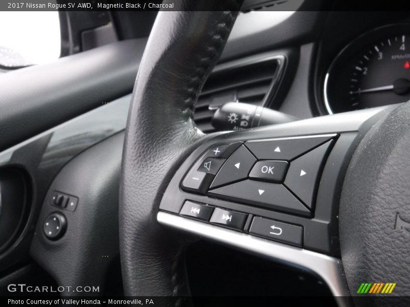 Magnetic Black / Charcoal 2017 Nissan Rogue SV AWD