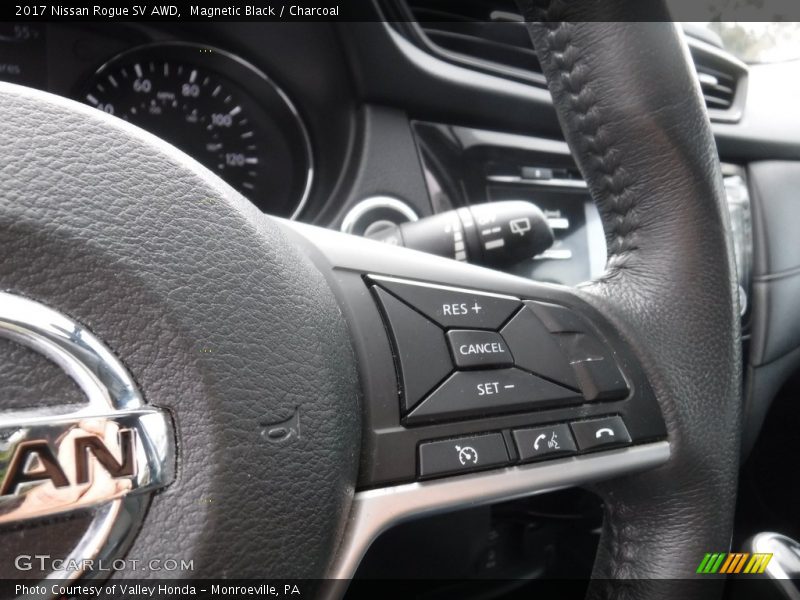 Magnetic Black / Charcoal 2017 Nissan Rogue SV AWD