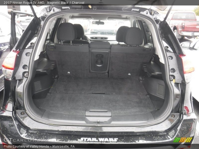 Magnetic Black / Charcoal 2017 Nissan Rogue SV AWD