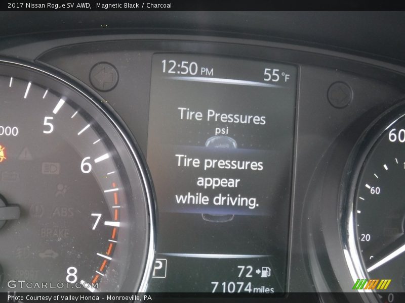 Magnetic Black / Charcoal 2017 Nissan Rogue SV AWD