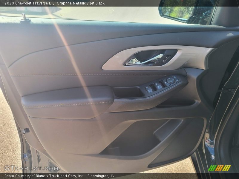 Graphite Metallic / Jet Black 2020 Chevrolet Traverse LT