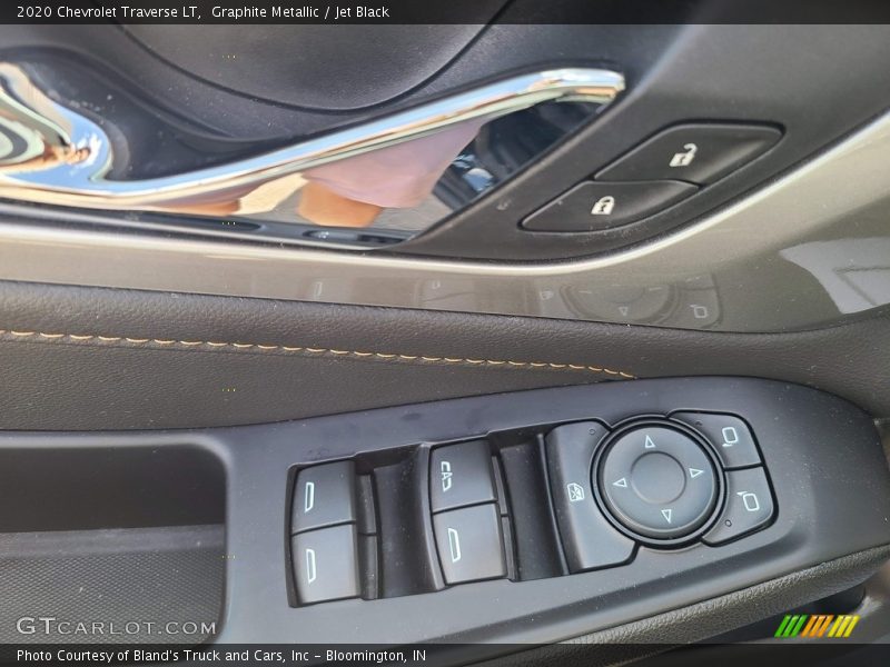Graphite Metallic / Jet Black 2020 Chevrolet Traverse LT