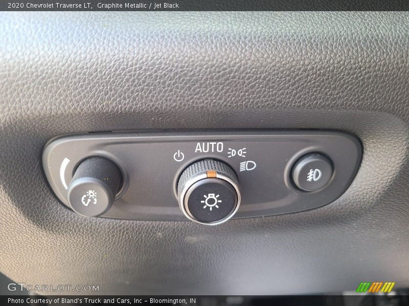 Graphite Metallic / Jet Black 2020 Chevrolet Traverse LT