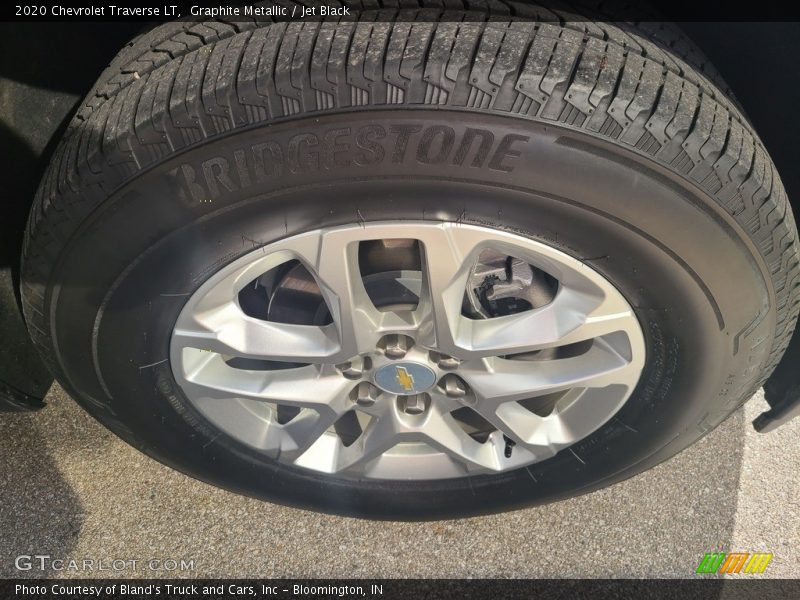 Graphite Metallic / Jet Black 2020 Chevrolet Traverse LT