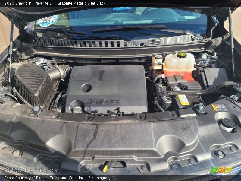 Graphite Metallic / Jet Black 2020 Chevrolet Traverse LT