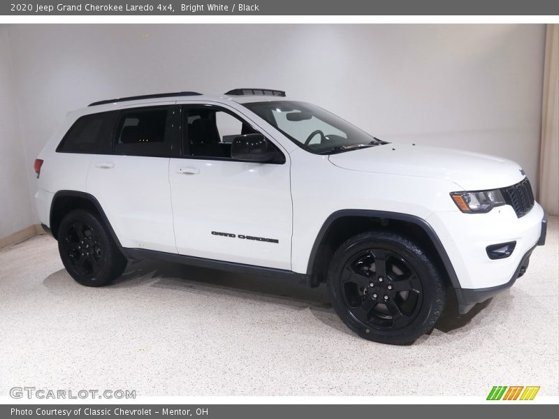 Bright White / Black 2020 Jeep Grand Cherokee Laredo 4x4