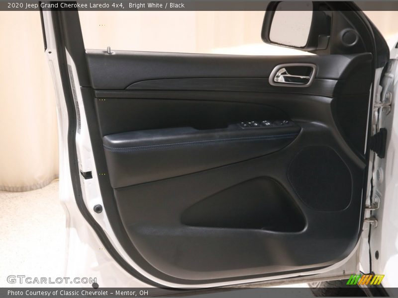 Bright White / Black 2020 Jeep Grand Cherokee Laredo 4x4
