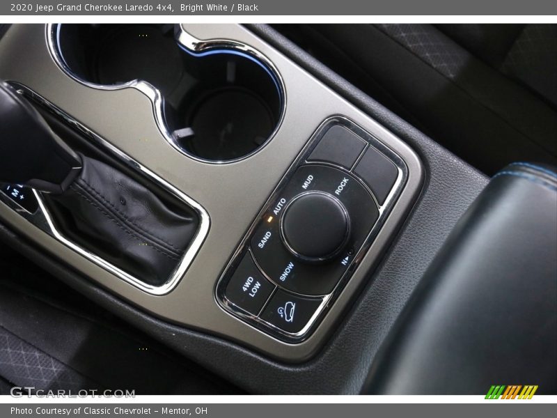 Bright White / Black 2020 Jeep Grand Cherokee Laredo 4x4