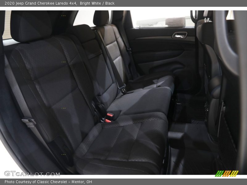 Bright White / Black 2020 Jeep Grand Cherokee Laredo 4x4