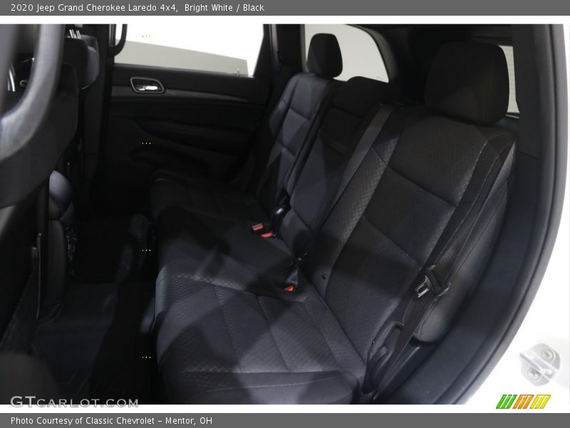 Bright White / Black 2020 Jeep Grand Cherokee Laredo 4x4