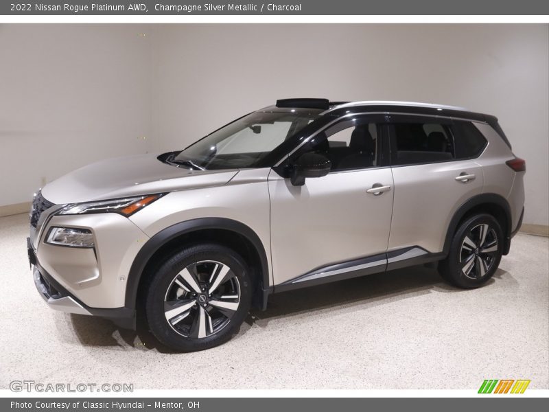 Front 3/4 View of 2022 Rogue Platinum AWD