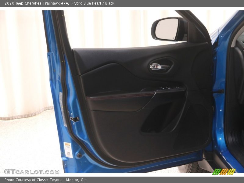 Hydro Blue Pearl / Black 2020 Jeep Cherokee Trailhawk 4x4