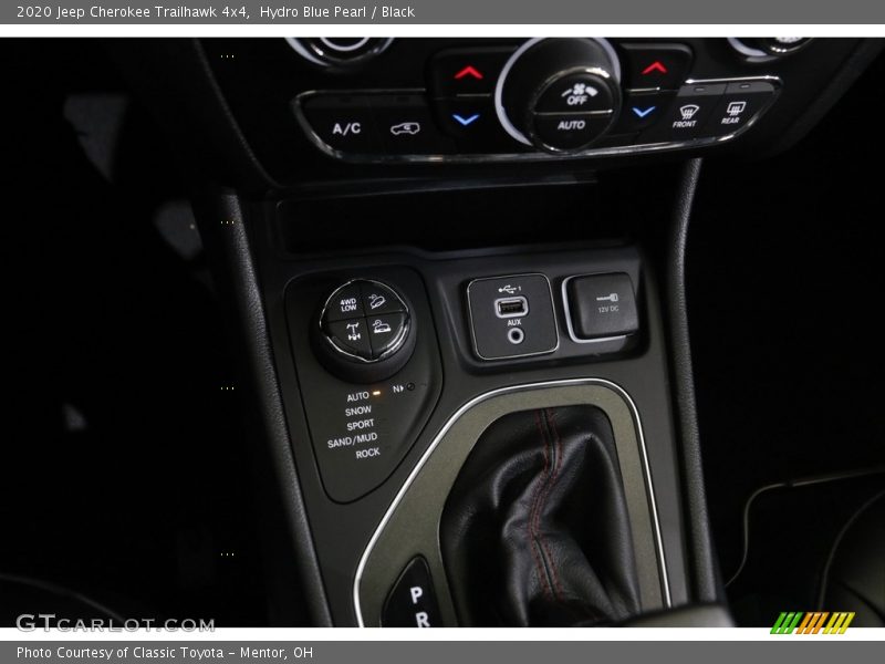 Hydro Blue Pearl / Black 2020 Jeep Cherokee Trailhawk 4x4