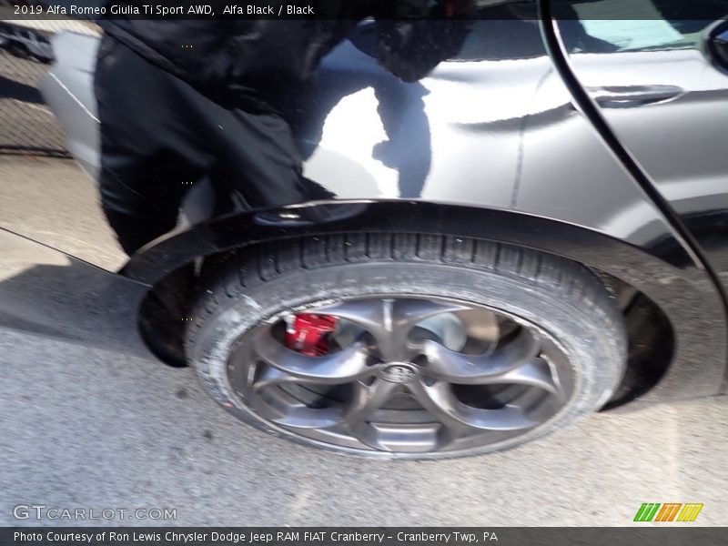 Alfa Black / Black 2019 Alfa Romeo Giulia Ti Sport AWD
