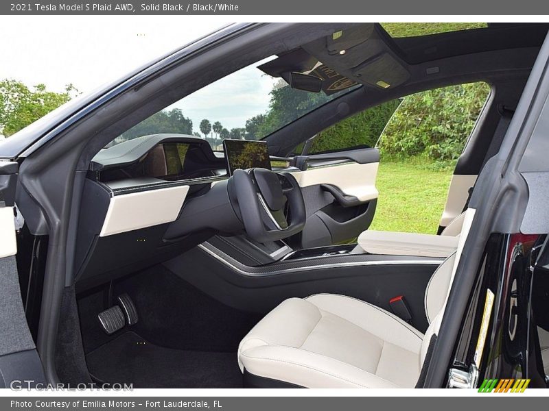 Front Seat of 2021 Model S Plaid AWD