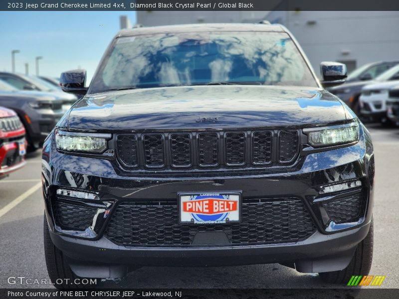 Diamond Black Crystal Pearl / Global Black 2023 Jeep Grand Cherokee Limited 4x4