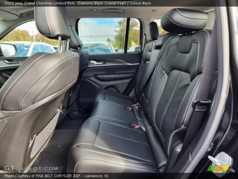 Diamond Black Crystal Pearl / Global Black 2023 Jeep Grand Cherokee Limited 4x4