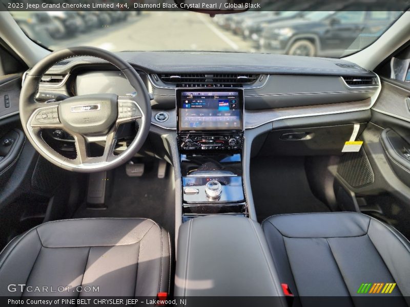 Diamond Black Crystal Pearl / Global Black 2023 Jeep Grand Cherokee Limited 4x4