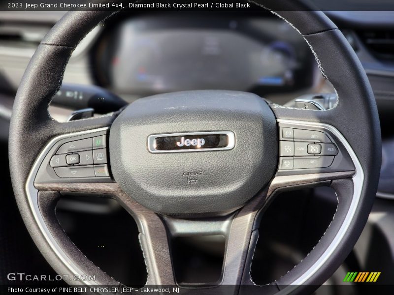 Diamond Black Crystal Pearl / Global Black 2023 Jeep Grand Cherokee Limited 4x4