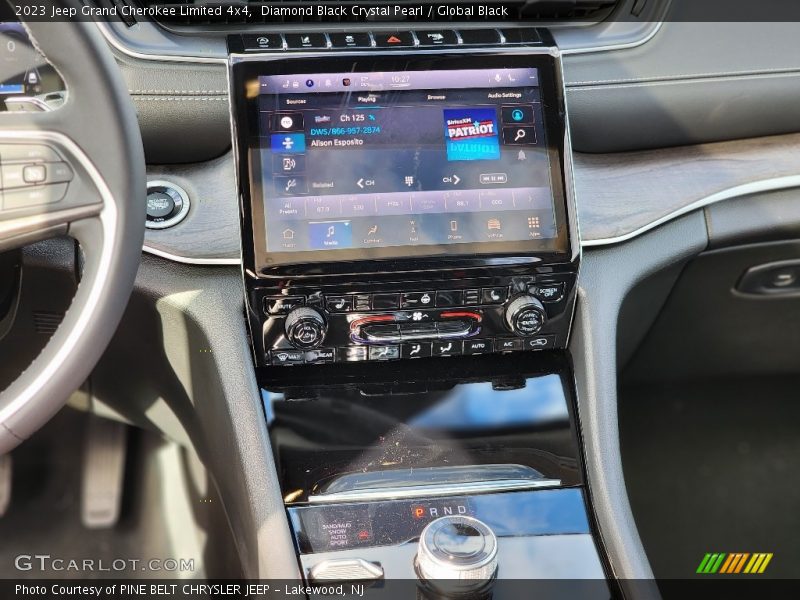 Diamond Black Crystal Pearl / Global Black 2023 Jeep Grand Cherokee Limited 4x4